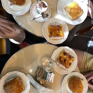 FOCACCINA PROSCIUTTO,  CAFFE LATTE ESPRESSO CAPPUCCINO SANT AMBROEUS