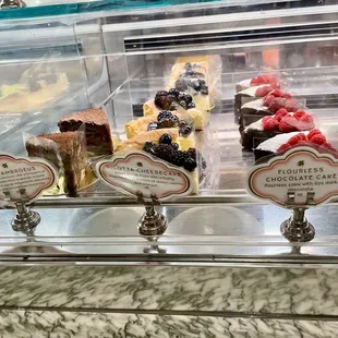 food, cupcakes, dessert