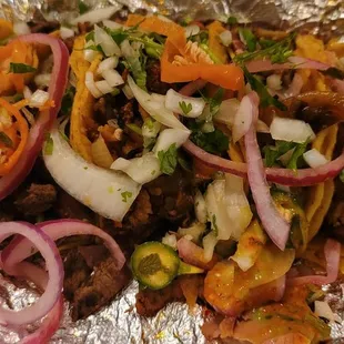 Asada, al pastor, buche, suadero, tripa  Salsas bien bravas