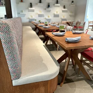 sushi and sashimi, interior