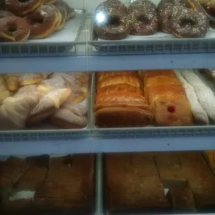 Donuts, cupcakes and traditional pastries.