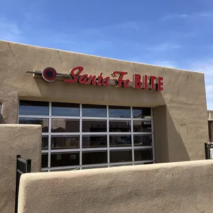 the outside of a restaurant