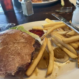 As you can see, I couldn&apos;t  wait  to take a big bite out my burger!
