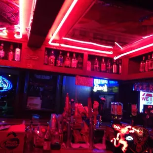 Full bar and beer. Dive in and enjoy.