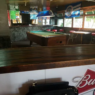 They have A pool table.