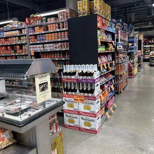 Main aisle down to the produce