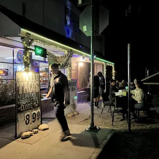 Mexican restaurant outdoor seating