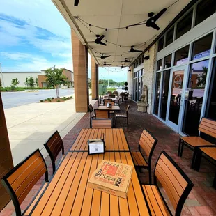 July 2021: Finally an empty patio for a pic:)