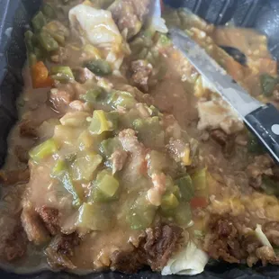 No lettuce or tomato , no deluxe  don't let them charge you for deluxe