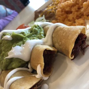Carnitas flautas