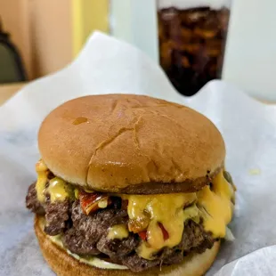a cheeseburger