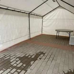 Tent 12x20 enclosed with led light