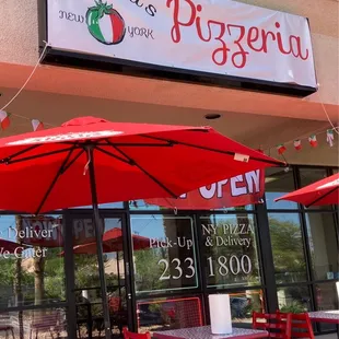 Santinj Pizza. Delicious sauce taste like Long Island New York Brooklyn. Get cannolis for dessert yum