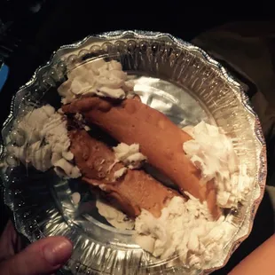Canolis to-go