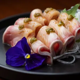 San-tō hamachi tiradito