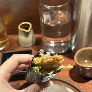 Soft shell crab hand roll