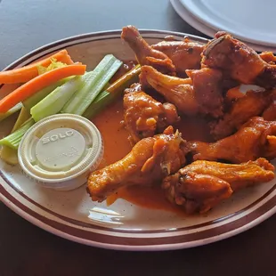 10pc medium wings (not too spicy)
