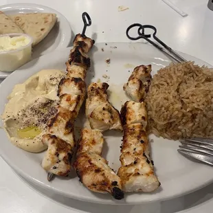 Chicken Taouk with hummus