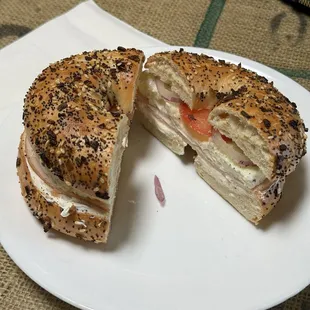 Thorn Street Brewer&apos;s Bagel