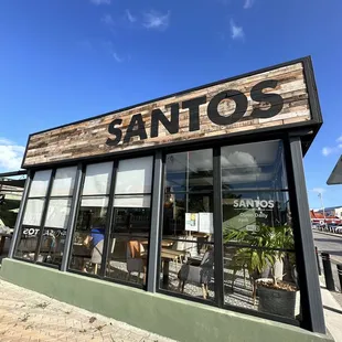 the outside of a coffee shop