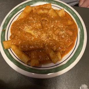 Rigatoni with vodka sauce