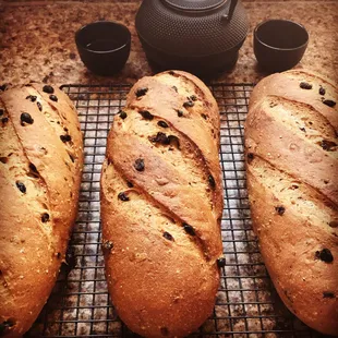 Artisan Raisin Nut batard