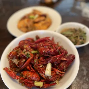 Frozen crawfish was dry and no head juice, but it used to be better
