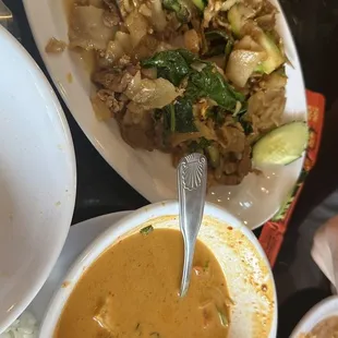 N2. Pad See Ew (Sweet Soy Sauce Noodle) and Pineapple Red Curry