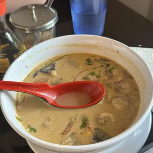 SS4. Tom Kha (Coconut Soup)