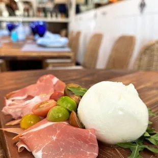 Burrata &amp; prosciutto di Parma