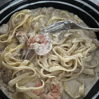 Fettuccine Alfredo con Pollo