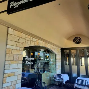 Pizzeria store front