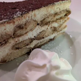 Tiramisu Cake