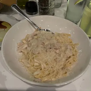 Fettuccine Alfredo with chicken