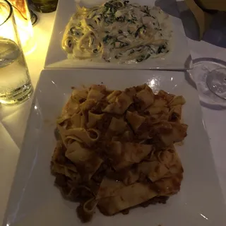 Fettucine Alfredo Con Pollo E Spinaci