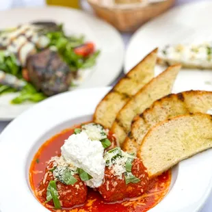 Nonna&apos;s Meatballs - @SiblingsThatEat