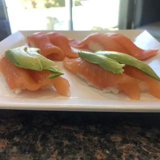 Avocado Salmon (2 Pieces)