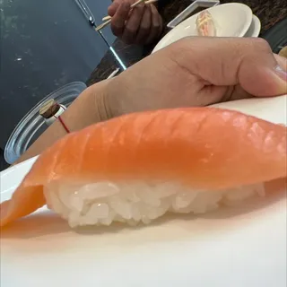 Smoked Salmon (2 Pieces)