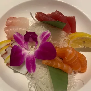 Deluxe Sashimi Plate