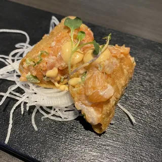 Salmon Taco (2 Pieces)