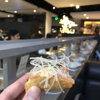 Yellowtail Taco (2 Pieces)