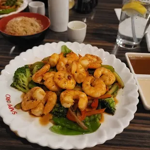 Shrimp Hibachi with vegetables, fried rice and sauce