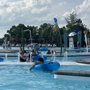 Lazy river