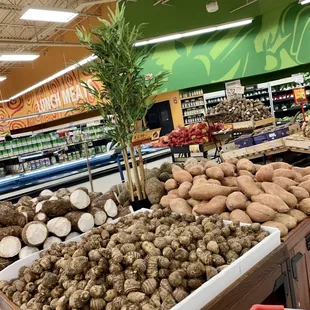 Spacious produce section