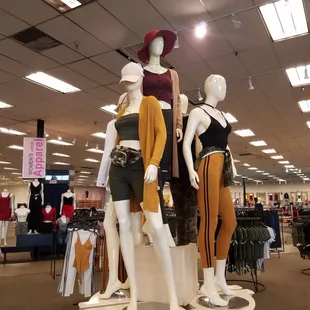 Front Mannequins