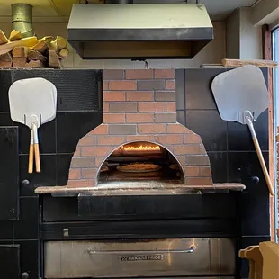 Brick pizza oven