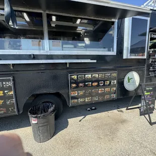 SERIOUSLY plesse expand your palet and heart right here right meow