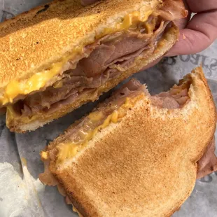 Sara's Deli