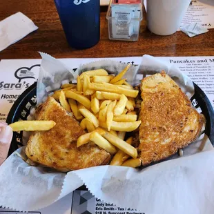 Patty melt w/ stale fries