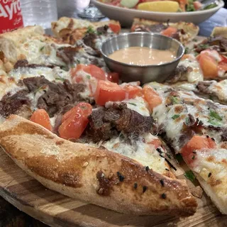 Saras Special Doner Pide